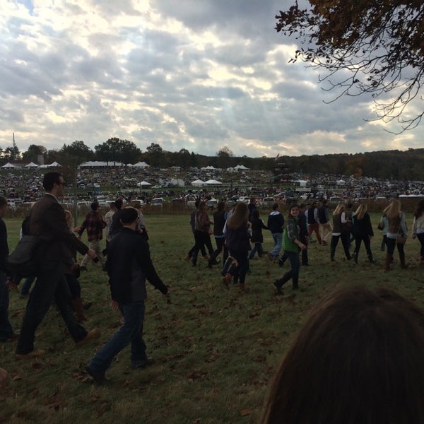 10/18/2014 tarihinde Bob V.ziyaretçi tarafından Moorland Farm - The Far Hills Race Meeting'de çekilen fotoğraf