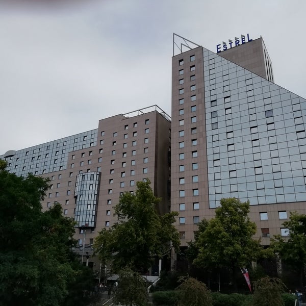Das Foto wurde bei Estrel Hotel Berlin von 是 柳. am 8/17/2019 aufgenommen