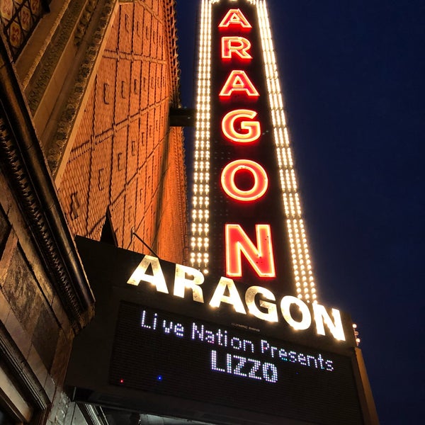 Foto tirada no(a) Aragon Ballroom por Bob K. em 9/29/2019