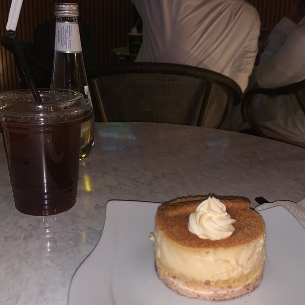 Foto tirada no(a) Triple M Cafe por Saud em 4/6/2022