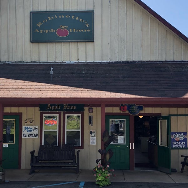 Great visit! Ate lunch, had chicken salad w/ side of cherries 🍒, farmers market w/ fresh cherries, apricots, apples, honey, wonderful bakery, ciders, winery. Don’t miss this stop. ❤️