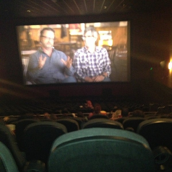 Regal Deerfield Town Center & RPX Sinema'da fotoğraflar