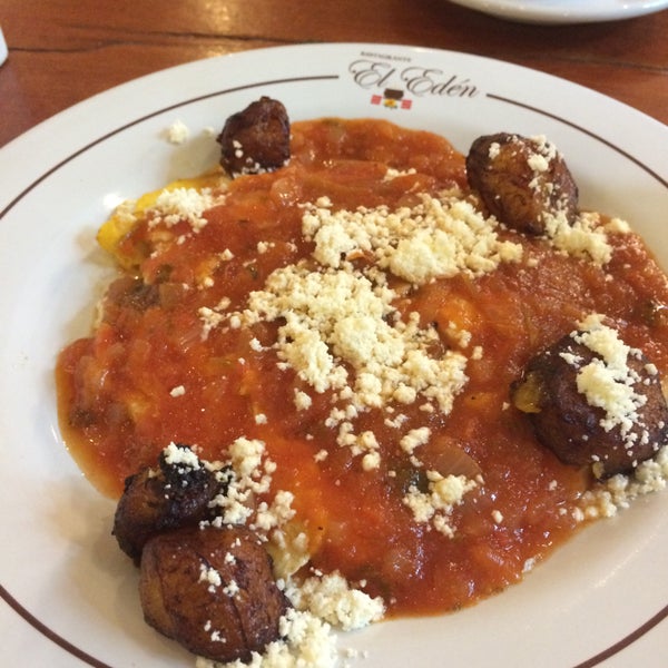 Photo taken at Restaurante El Edén by Jerry C. on 2/7/2016