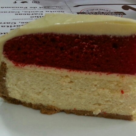 Tiempo sin comer un postre tan bueno. Red Velvet Cheesecake... fresco y exquisito!