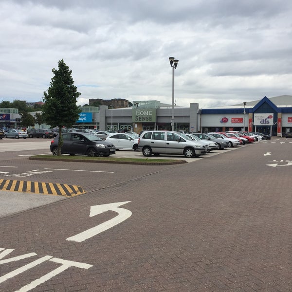 Castle Marina Retail Park 5 tips from 320 visitors