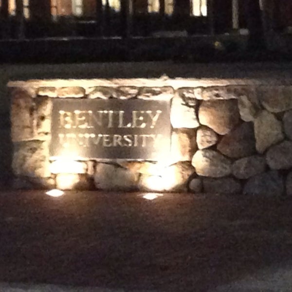 Das Foto wurde bei Bentley University von Fernando G. am 1/17/2014 aufgenommen