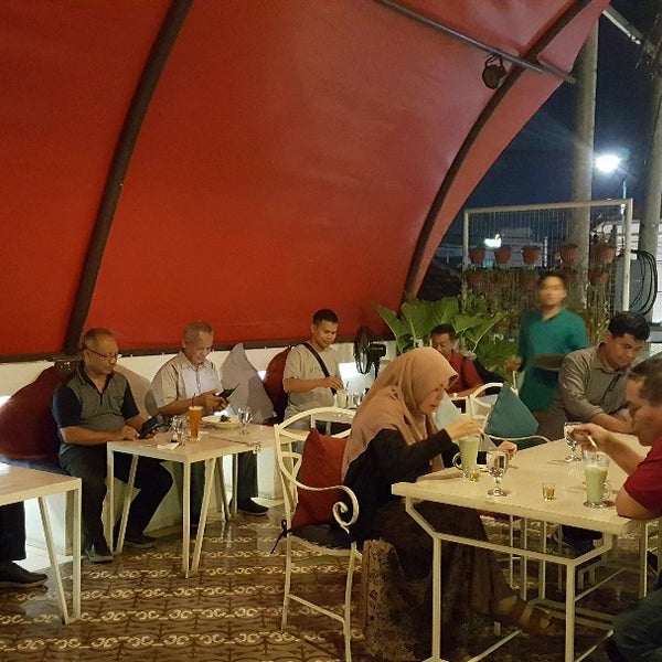 Foto tirada no(a) Honje Restaurant dan Dowa Bag por Pedhuk P. em 11/25/2019