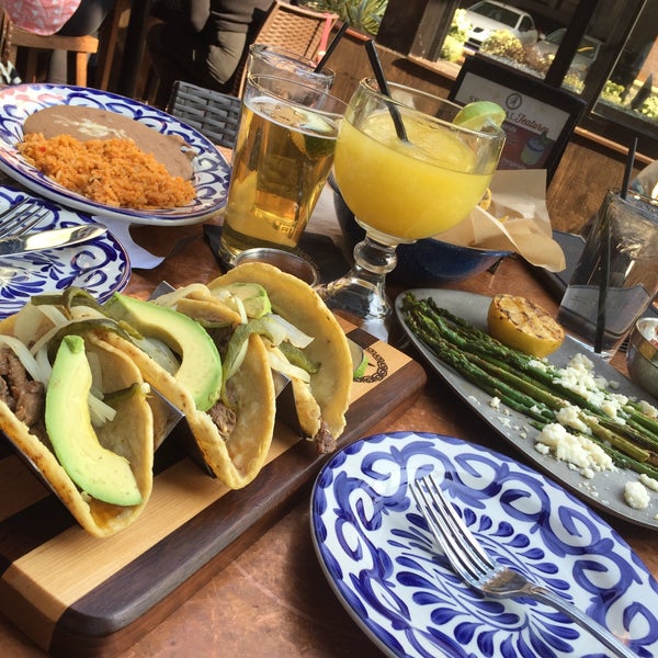 Photo taken at Moctezuma&#39;s Mexican Restaurant &amp; Tequila Bar by 林 Ceci on 4/18/2015