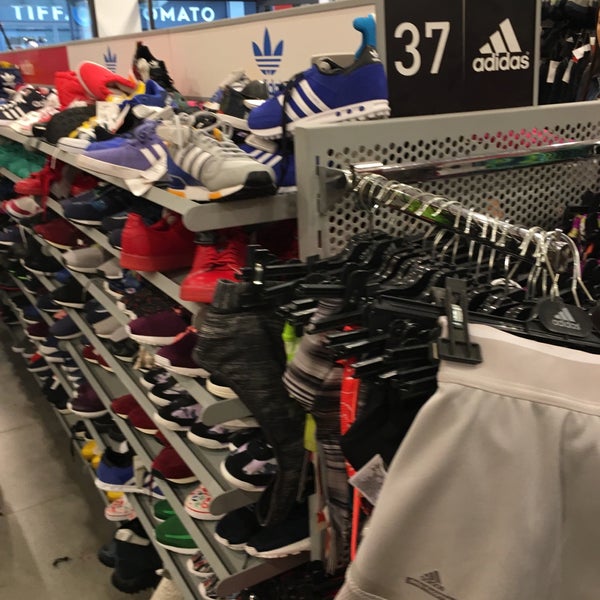 adidas outlet thane