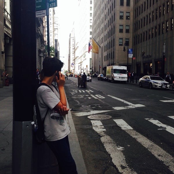 Photo prise au Wall Street Walks par Yana A. le6/6/2014