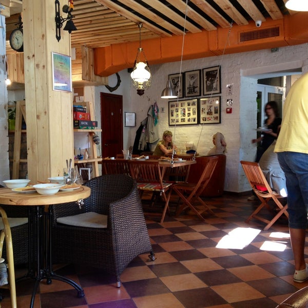 รูปภาพถ่ายที่ DRUZI cafe &amp; bar โดย KatyaMiyake เมื่อ 5/2/2013