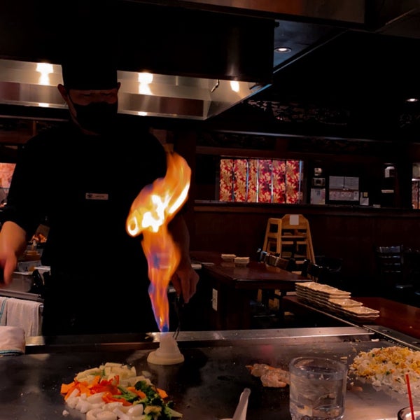 1/25/2022 tarihinde Abdullatifziyaretçi tarafından Sakura Japanese Steak, Seafood House &amp; Sushi Bar'de çekilen fotoğraf