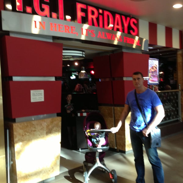 Photo taken at T.G.I. Friday&#39;s by Ангелина Ф. on 4/19/2013
