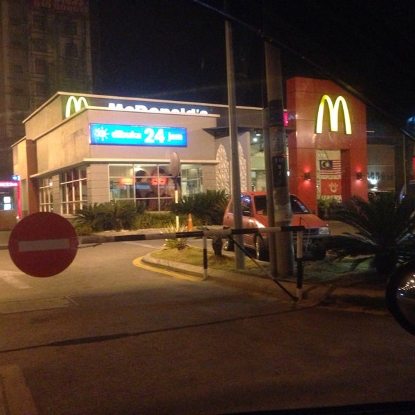 Mcdonald S Fast Food Restaurant In Kota Bharu