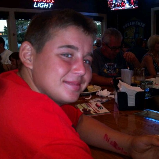 Photo taken at Chili&#39;s Grill &amp; Bar by Bryan H. on 9/10/2011