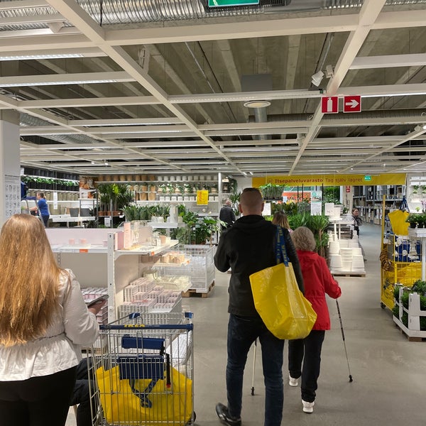 รูปภาพถ่ายที่ IKEA โดย Tanya M. เมื่อ 9/20/2022