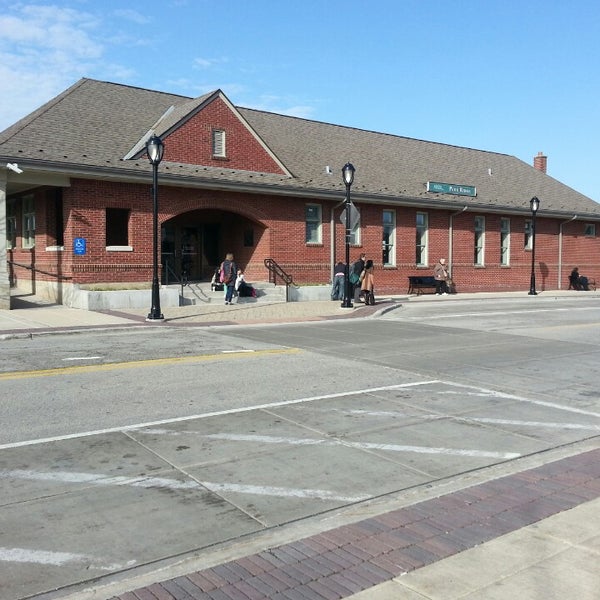 Metra Park Ridge Train Station in Park Ridge