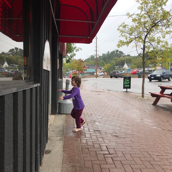 Lulu's Bar & Grill Restaurant in Callander