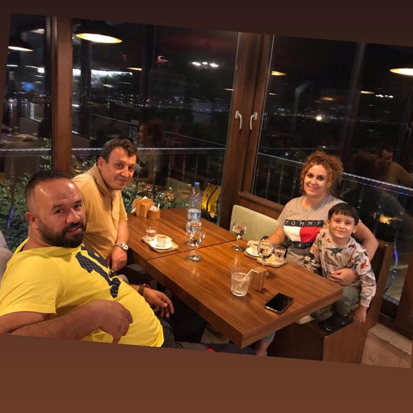 Foto scattata a Tuğra Cafe Restaurant da NAZAN D. il 11/8/2019