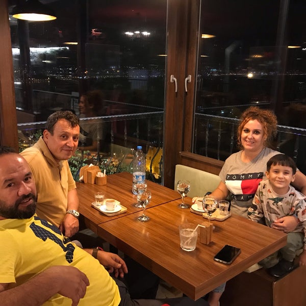 Foto scattata a Tuğra Cafe Restaurant da NAZAN D. il 11/8/2019