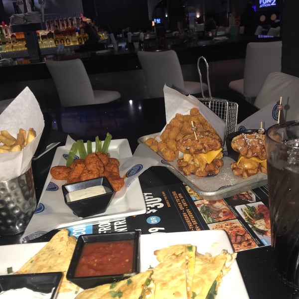 Photo taken at Dave &amp; Buster&#39;s by Y L. on 2/11/2019