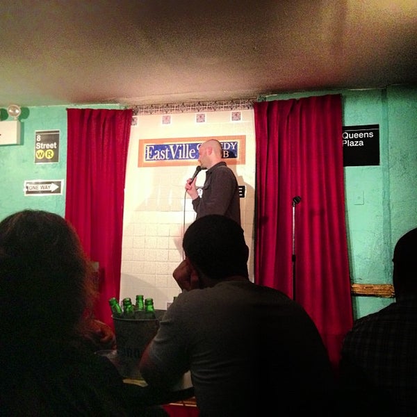Foto tomada en Eastville Comedy Club  por Juan (John) T. el 11/18/2012