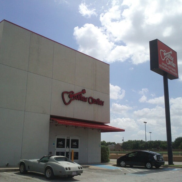Guitar Center Music Store in Arlington