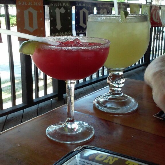 Снимок сделан в Tequila&#39;s Mexican Grill &amp; Cantina пользователем Lindsay M. 5/22/2014