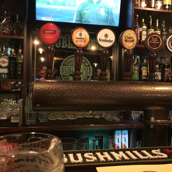 Foto tirada no(a) Dublin Pub por Dmitry P. em 9/22/2017