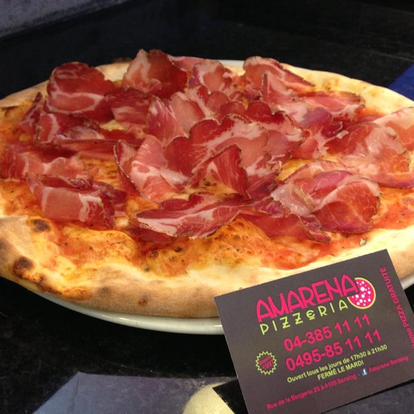 9/18/2013 tarihinde Pizzeria Amarena S.ziyaretçi tarafından Pizzeria Amarena'de çekilen fotoğraf