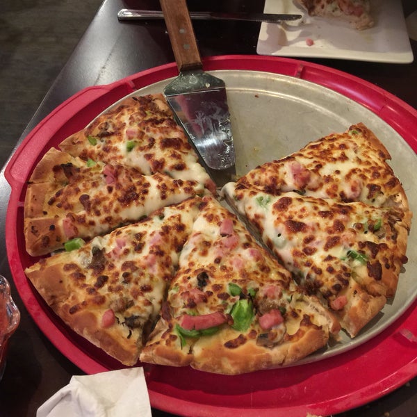 Снимок сделан в Poppy&#39;s Pizza &amp; Grill пользователем Wilco H. 8/21/2016