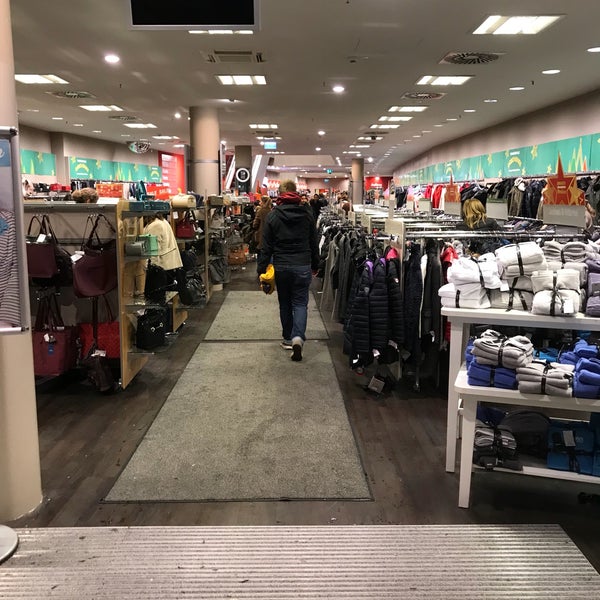 Симферополь оптовые магазины одежды. Октябрьская 40. Maxx одежда. Магазин махх брянск. Maxx одежда.