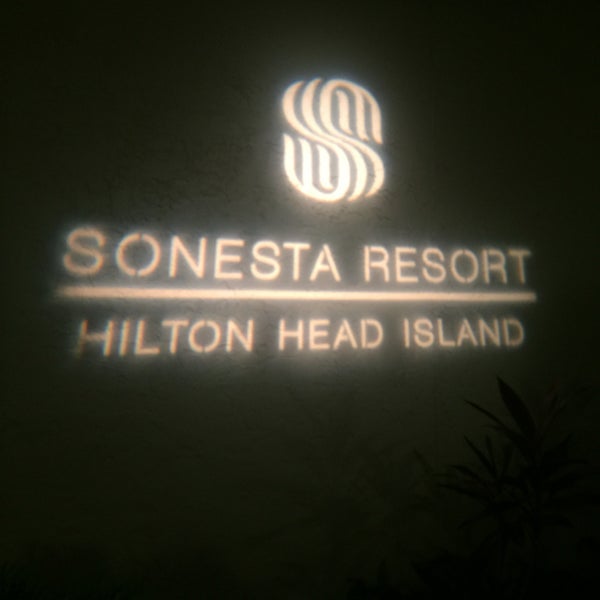 รูปภาพถ่ายที่ Sonesta Resort Hilton Head Island โดย Manfred L. เมื่อ 9/5/2016