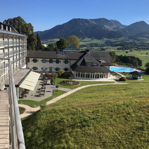 Foto diambil di Romantik Hotel Schloss Pichlarn oleh Manfred L. pada 10/5/2018