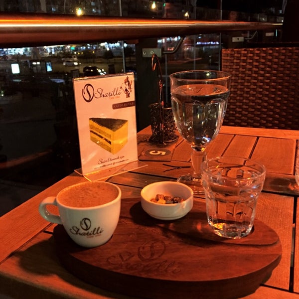 Foto scattata a Shatilli Cafe Xtra da Esraaa 👩🏼 il 10/1/2019