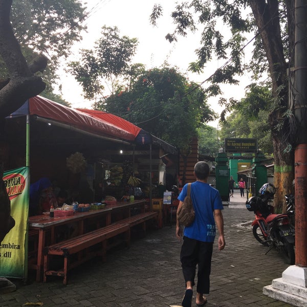 Foto scattata a Taman Bungkul da Aria A. il 2/21/2017