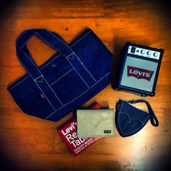 Levi's® Boutique - 4 tips dari 348 