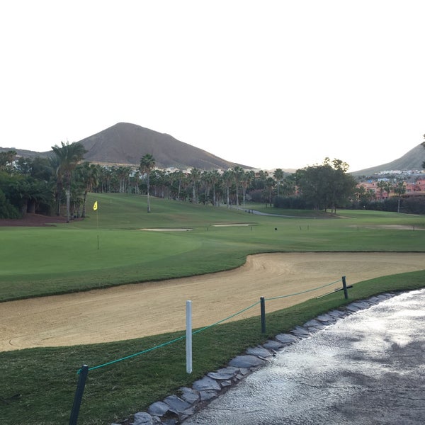 Photo taken at Golf Las Americas by Erich B. on 12/22/2015