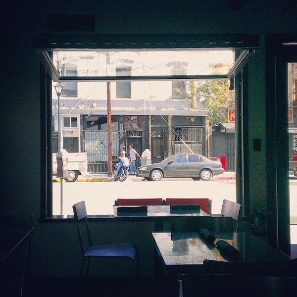 10/18/2013 tarihinde Starry K.ziyaretçi tarafından Michael J’s Pizzeria &amp; Bar'de çekilen fotoğraf