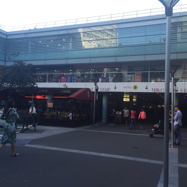 Photos At Croix De Chavaux Montreuil Ile De France