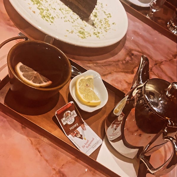 Photo taken at Kuzey Cafe &amp; Bistro by Yasin Y. on 10/2/2021