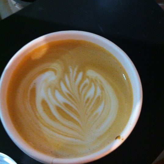 Foto diambil di Empire Tea &amp; Coffee oleh Brooklynn M. pada 12/24/2012