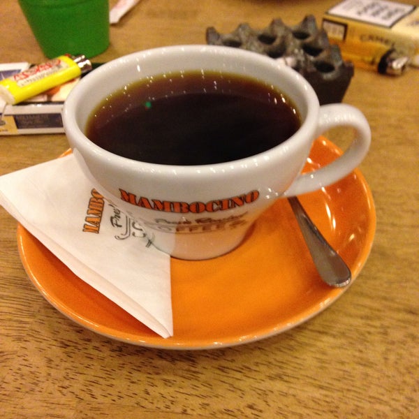 Foto diambil di Mambocino Coffee oleh Aygün I. pada 10/13/2015