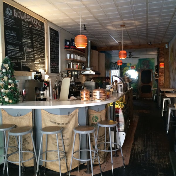 1/10/2015 tarihinde Mikko H.ziyaretçi tarafından Boulevard Cafe'de çekilen fotoğraf