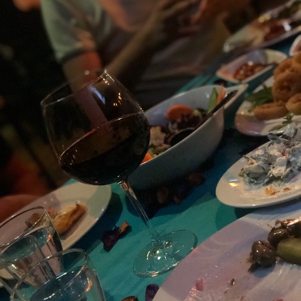 Foto tomada en Ali Usta Balık Restaurant  por Yasemin K. el 7/23/2019