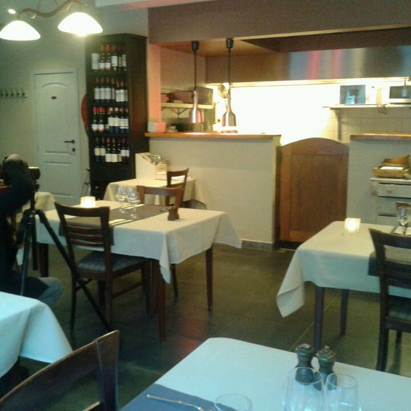 รูปภาพถ่ายที่ Restaurant Aan Tafel โดย Dimitry M. เมื่อ 3/12/2013