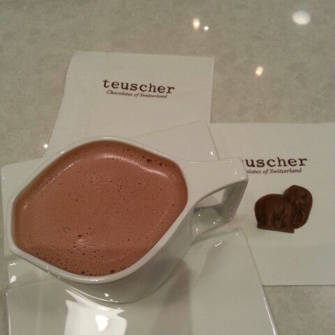 Photo prise au Teuscher Chocolates of Switzerland par Yupawan M. le6/8/2014