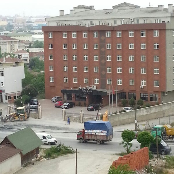Photo taken at İstanbul Asya Park Otel by Yılmaz A. on 5/9/2013