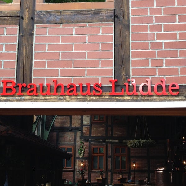 รูปภาพถ่ายที่ Brauhaus Lüdde โดย Daniel N. เมื่อ 5/8/2013