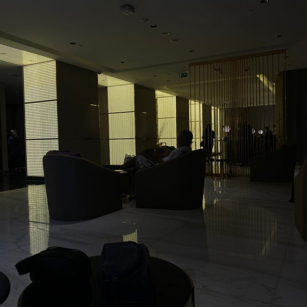 Photo taken at Millennium Plaza Hotel by нυѕ𓃭 on 5/13/2022